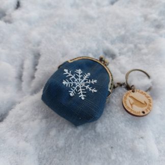 lumihiutale kukkaro