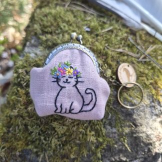 Avaimenperäkukkaro Kukkaiskissa (roosa)